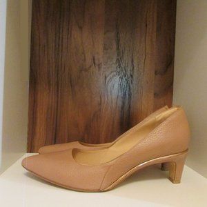 Clarks Size 8.5 Tan Dress Shoes